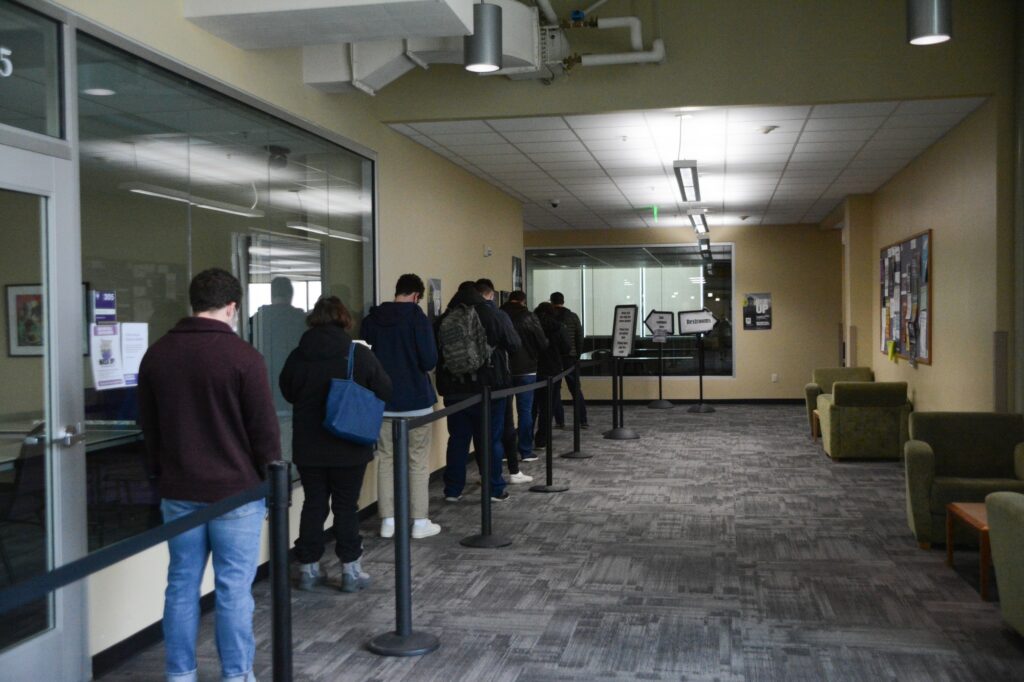 Weber State students await COVID-19 tests. (Brooklynn Kilgore/The Signpost)