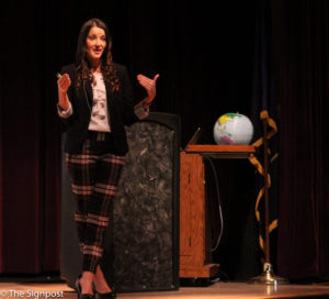 Author Hilary Corna talked to students and faculty on Tuesday about leadership tools students can apply in college. (Abby Van Ess / The Signpost)