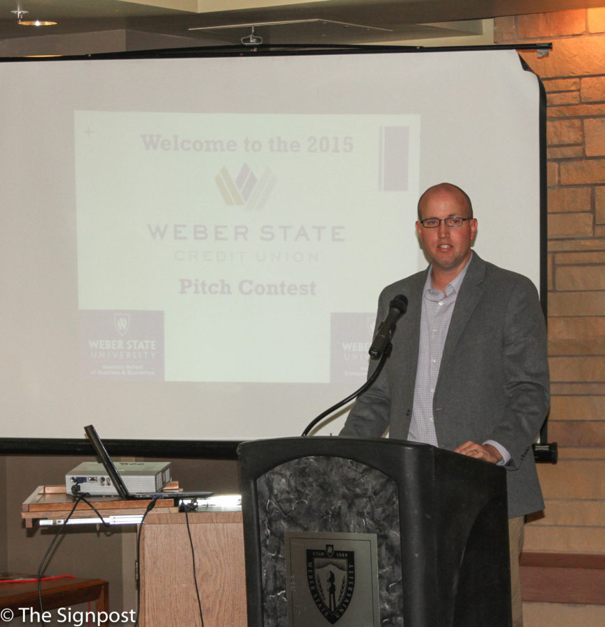 Dave Noack, director of the Entrepreneurship Program at WSU, speaks at the Pitch Contest at Fireplace Lounge. (Source?)