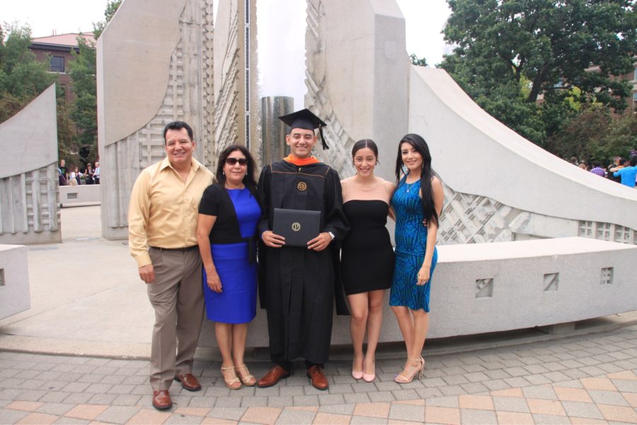 Con la ayuda de mis padres, pudimos alcanzar una educación superior. (Rosa Arambula / The Signpost)