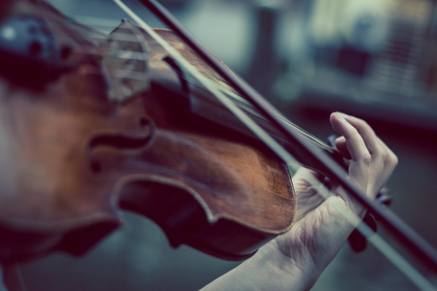 The String Project, of Ogden Youth Symphony, offers string instrument classes taught by Weber State students. (Source: Pixabay.com)