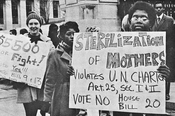 Protesters gather against sterilization in 1971. (Source: Southern Studies Institute / Wikimedia Commons)