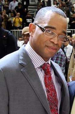 ESPN Sportscaster Stuart Scott attends the NBA Celebrity All-Star Game in 2010. (Source: Stu and Alan / Wikimedia Commons)