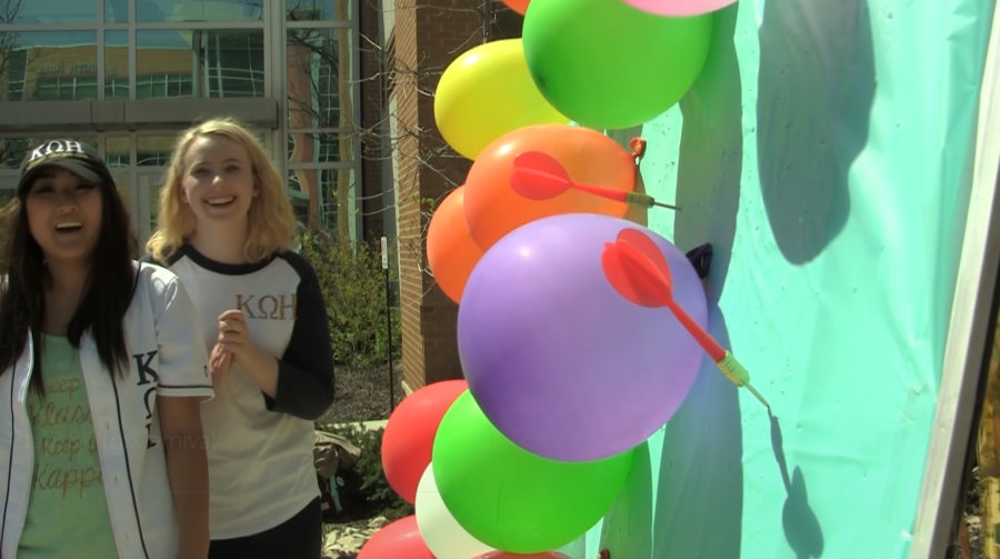 Clubs and Organizations Carnival is held in Bell Tower Plaza on April 12, where students visit booths to participate in activities or learn more about groups they can be involved in on campus.
(The Signpost)