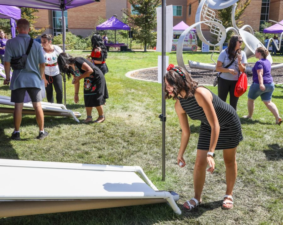 Students play games for a free T-shirt at the 2019 WSU Block Party. (Robert Lewis / The Signpost) Photo credit: Signpost Archives