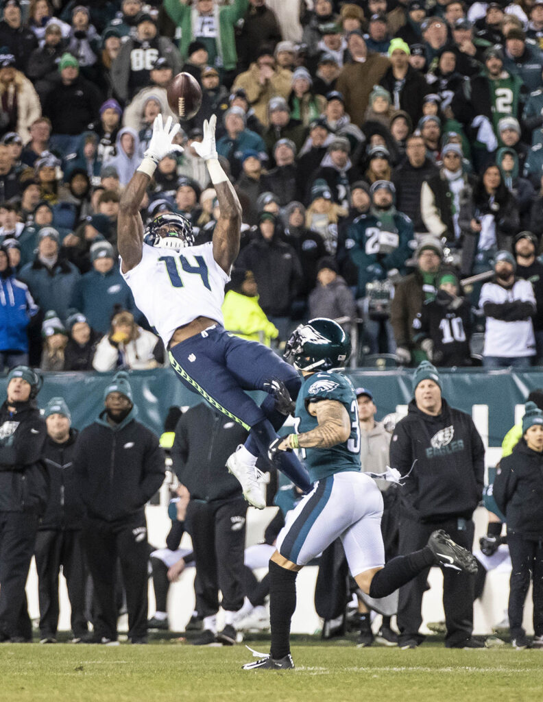 DK Metcalf pulls in a 36-yard pass that effectively seals the Seattle Seahawks' win over the Philadelphia Eagles on Sunday, Jan. 5, 2020 at Lincoln Financial Field in Philadelphia, Pa.