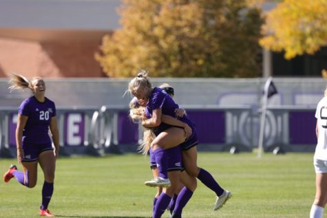 Weber States soccer team celebrates a scored goal against Idaho State at the Wildcat Softball Field on Oct. 3. Photo credit: Robert Casey / Weber State Athletics