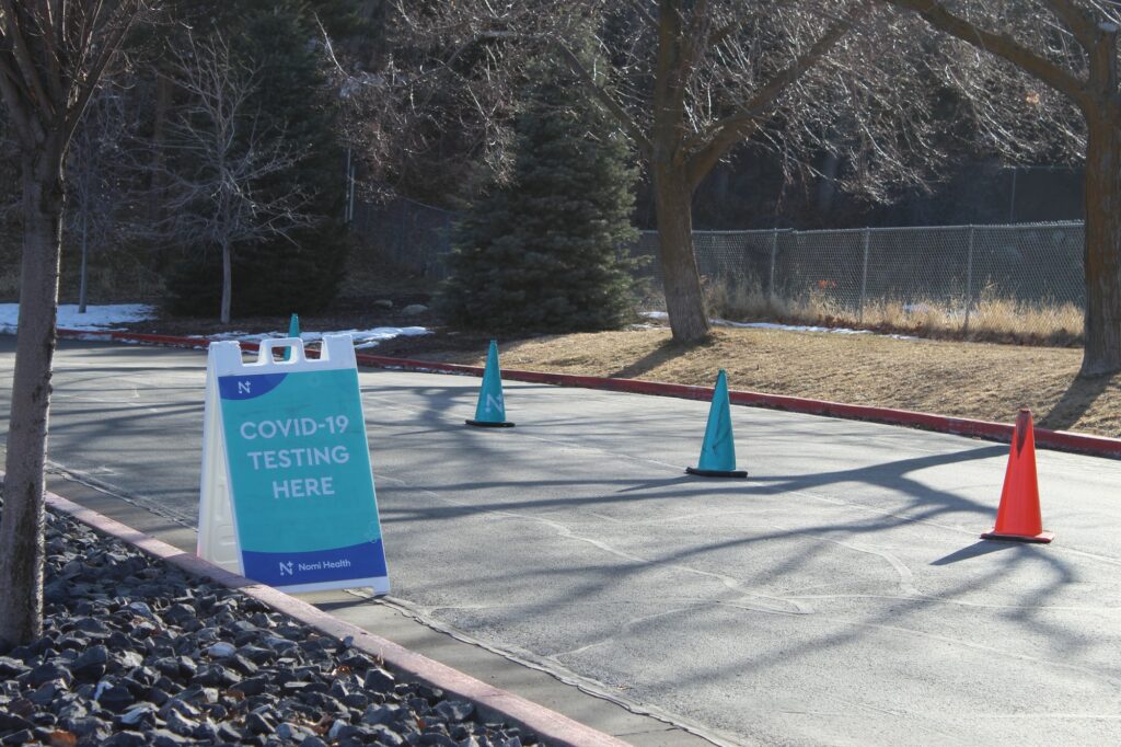 As students approach the testing center, signs guide their way. (Camryn Johnson/ The Signpost)