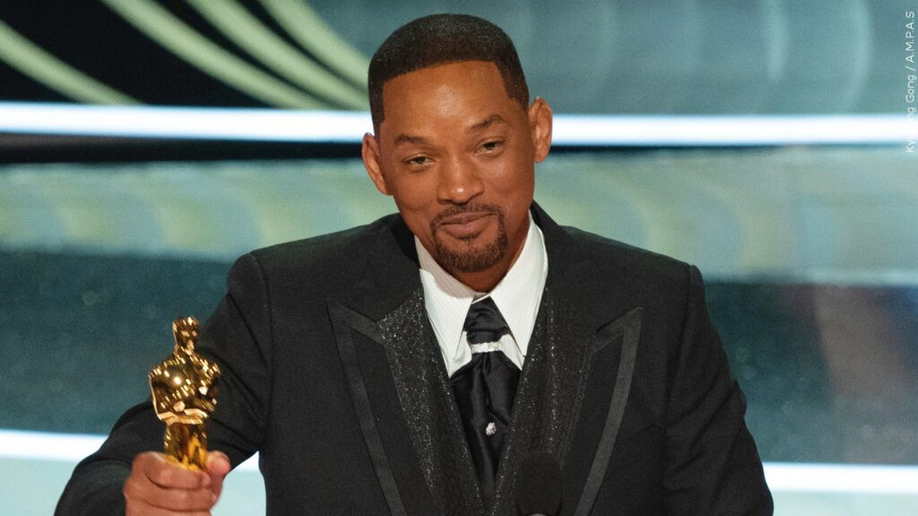 Will Smith accepts the Oscar for Best Actor and Best Picture.
