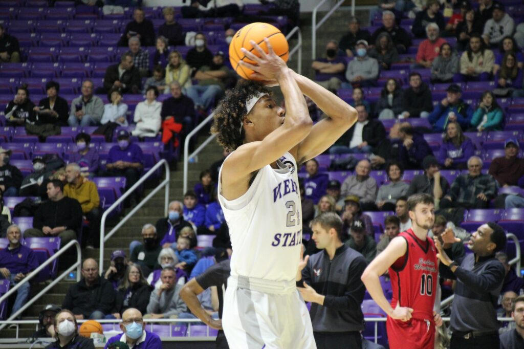 Jamison Overton aligns his hands to get a perfect free throw after Eastern Washington got a foul on him. (Summer Muster/The Signpost)