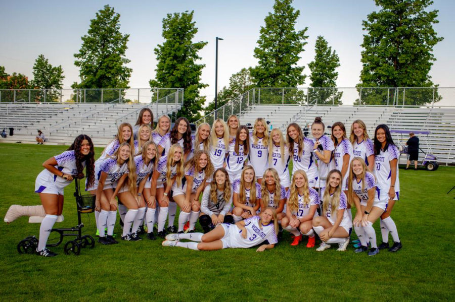 The+WSU+womens+soccer+team+posing+for+a+photo+on+Aug.+4%2C+before+their+2022+season+starts.