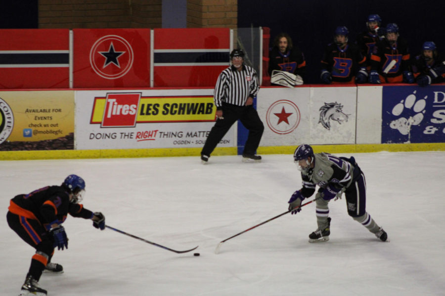 Forward Rob Simmons faced off against Boise State defensemen Camden Gallagher during their game on Oct. 28, 2022.
