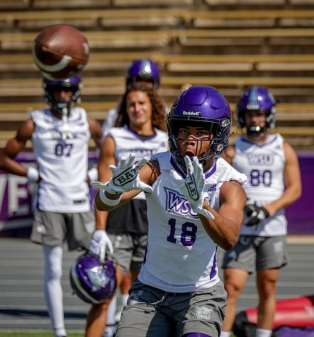 Weber State Wide Receiver, Treyshun Hurry, practicing catches at Fall training. Taken in August 2018.