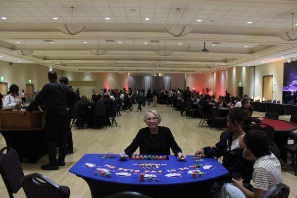 A photo of the setup at a Blackjack table at the Homecoming Casino table.