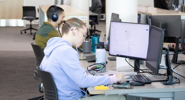 Students study in Stewart Library for finals.