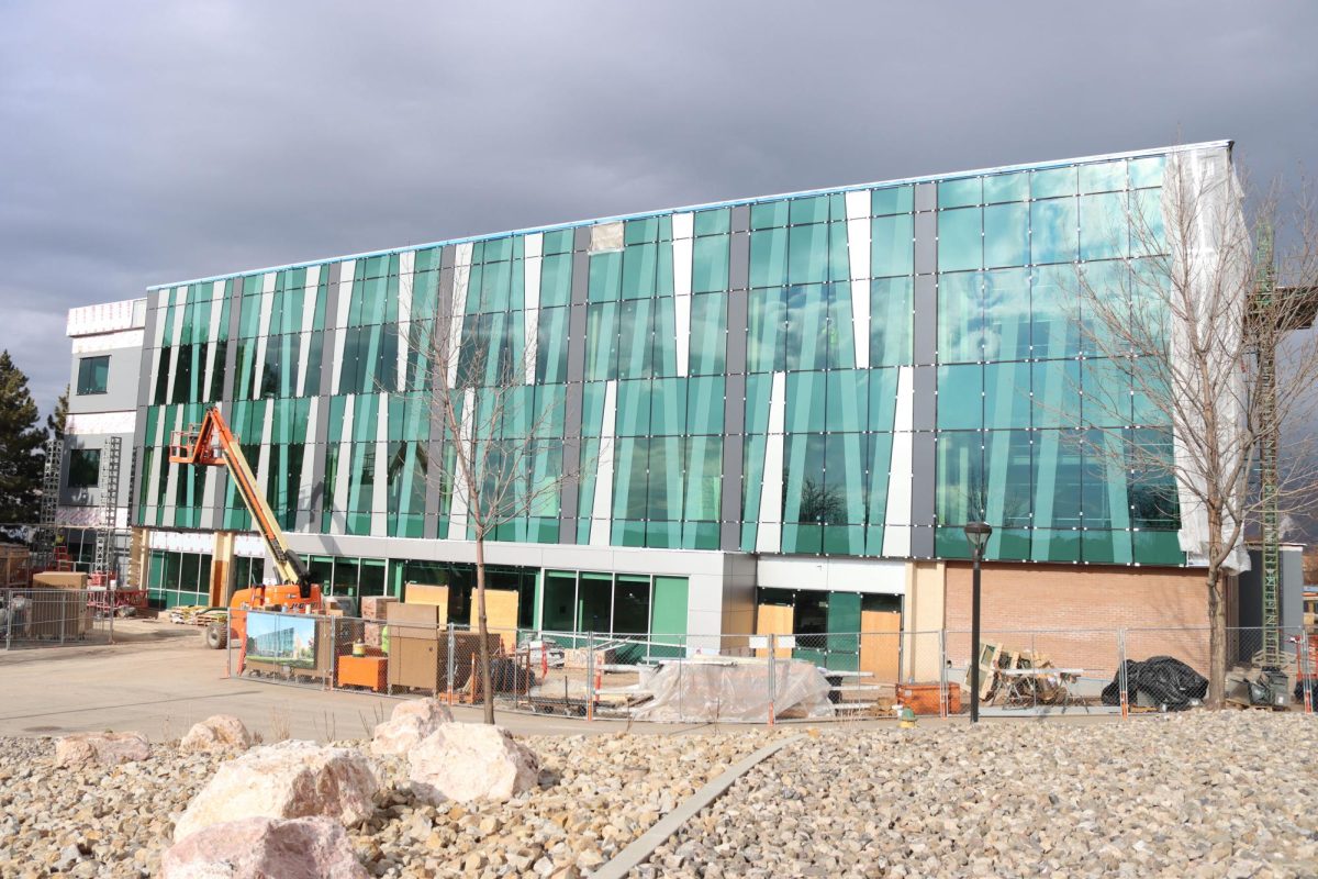 The newly renovated McKay building growing closer to completion.// El recién renovado edificio McKay established cada vez mas cerca de ser completado.