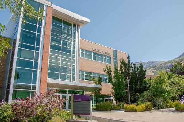 The Elizabeth Hall building on Weber State's Ogden campus is named after Elizabeth Dee Shaw Stewart.// El edificio Elizabeth Hall en el campus de Ogden de la Universidad de Weber State es nombrado después de Elizabeth Dee Shaw Stewart.