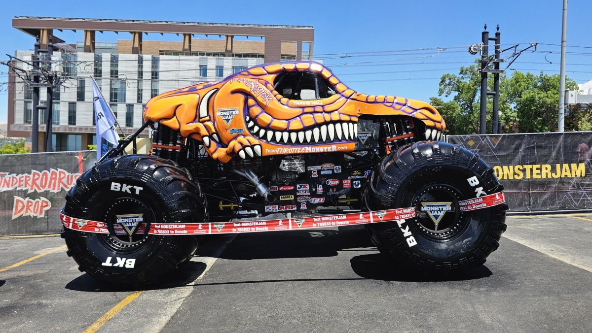 Velociraptor the monster truck in the sun during the pre-event for the Monster Truck Finals on July 3, 2026. // La monster truck, Velociraptor, en el sol durante el evento previo para la final de Monster Truck, el 3 de julio de 2026.